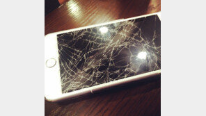 액정수리비 40만원…폰가격 오르니 수리비도 ‘껑충’