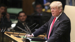 트럼프 자화자찬에 유엔총회장 키득키득