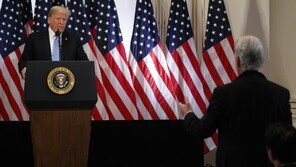 트럼프 “언론, 나 없으면 장사 못해…지지하게 될 것”