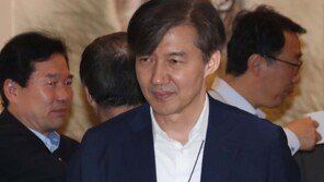 조국 靑수석 “공수처 지지여론 80% 이상…한국당 여전히 반대”