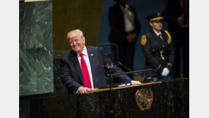 헤일리 “트럼프가 비웃음 당했다고?…재밌어서 웃은 것”