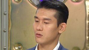 ‘급소 수비’ 이용 한 살 연상 미스코리아 출신 SNS스타와 열애설