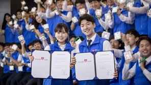 현대오일뱅크, 해외 오지 마을 아이들에게 보낼 태양광 랜턴 조립