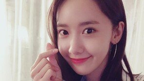 윤아, 자체 조명 장착 ‘여신 비주얼’