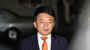 선거법 위반 혐의 원희룡 제주지사 경찰 출석…“성실히 조사 받을 것”