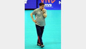 女배구대표팀 고교생 선수 선발 논란…“실력으로 극복하라”