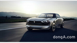 푸조 ‘e-레전드 콘셉트’ 공개… 브랜드 새 얼굴 첫선