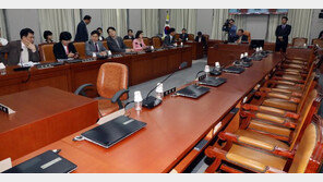 수능 코앞 ‘유은혜 리스크’에 바람 잘 날 없는 교육위