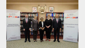 강경화, 유엔 무대서 중견국 상대 ‘전방위 외교전’