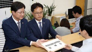 여야, 심재철 논란에 “불법탈취” vs “야당탄압” 정면 충돌