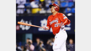 ‘4타수 무안타’ 상대전적 열세? 이범호의 만루본능이 더 강했다