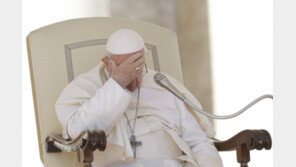 교황, 아동 성폭행 칠레 신부에 신부직 박탈 환속 명령