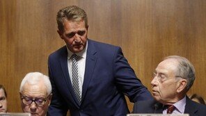 美 상원 법사위, 캐버노 인준안 통과…상원 전체회의 회부