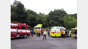 창원서 도로 이탈한 시내버스 바위와 충돌…승객 11명 경상