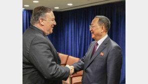 “폼페이오, 10월 방북 때 ‘종전선언’ 협상카드로 제시 가능성” CBS