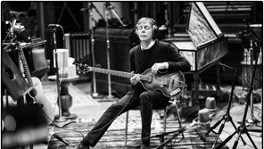 ‘이집트 역’으로 돌아온 폴 매카트니…“신곡 가사 속 ‘미친 선장’은 트럼프”