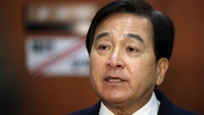 심재철 “靑 업무추진비 사우나 해명은 반성없이 위반 자백하는 꼴” 반박