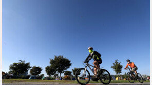 [날씨] 10월의 첫날 완연한 가을…일부 내륙선 낮까지 비