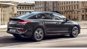 [원성열 기자의 CAR & TRACK] 더 ‘센놈’들 스펙 경쟁…파리가 들썩인다