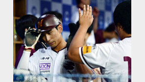 ‘타격 2위’ 이정후 “현수 형과 경쟁 자체가 신기해”