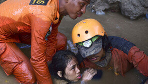6m 쓰나미에 해변축제 사람들 아비규환…사망자 수천명 이를수도