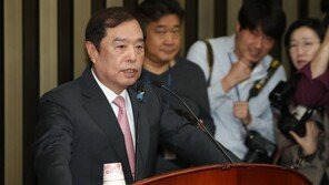 한국당, 1일 당협위원장 일괄사퇴…인적쇄신 본격 착수