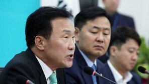 손학규 “심재철 논란 본질은 靑업무추진비…국회경시 말라”