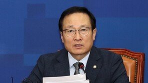 홍영표 “심재철, 靑경호처 거래내역 등 기밀자료 무수히 빼돌려”
