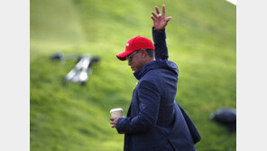 고개숙인 타이거 우즈 “짧은 기간 너무 많은 대회”