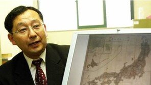 “욱일기 금지법” 호사카 유지, 명성황후 시해 알고 유학 꿈…韓 귀화