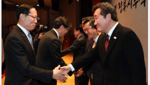 이낙연 총리 “한라산 헬기패드 만든다는 송영무 전 장관 발언 부적절”