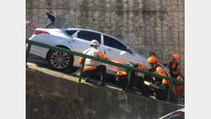 부산의 한 사찰 주지, 내리막길 운전하다 50대 여성 들이받아…중상