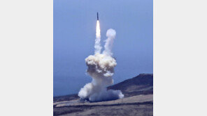 美 “SM3 요격미사일 실험 실패, 3단계 로켓엔진 작동 이상 때문”