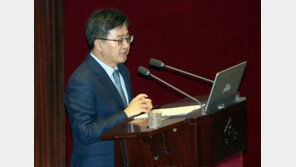 김동연 “9월 고용, 마이너스 가능성도 배제할 수 없어”