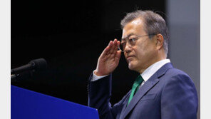 文대통령 “국군의 날 행사, 장병이 주인…장병 관점에서 해석해야”