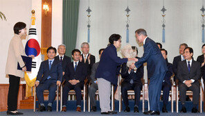문재인 대통령 “청문회 때 시달린 사람이 일 더 잘한다는 얘기 있어”