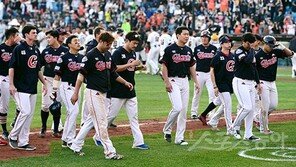‘치명적 재역전패’ 롯데, KIA 동반 패배에 위안