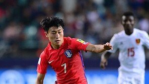포항 이진현 “벤투 감독님과 함께 공격축구를”