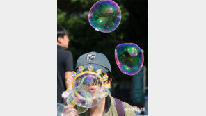 [고양이 눈]동글동글 비눗방울