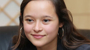 “비닐봉투 아웃” 발리를 바꾼 10대 소녀