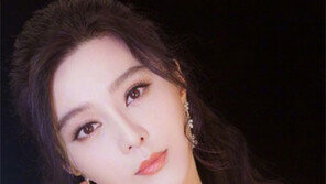 ‘세금-벌금 1436억’ 판빙빙, 잠적 넉달만에 사과문