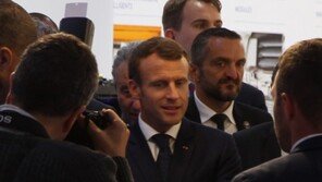 [파리모터쇼 2018]마크롱 대통령 ‘깜짝’ 방문… 120주년 전통 지원 사격