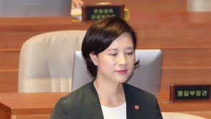 유은혜 “유치원 방과 후 영어수업 허용…학부모들에 선택 기회 열어줄 것”