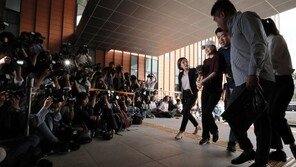 경찰, 구하라 전 남친 자택·직장 압수수색…“휴대전화·USB 분석”