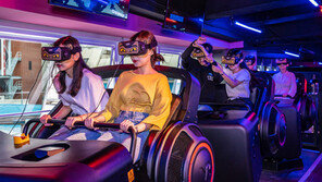 “롤러코스터·요괴사냥·로봇슈팅게임까지 다 있어요”