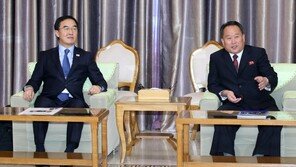 리선권 “잃어버린 10년 되찾아”…조명균 “이제 실현해나가자”