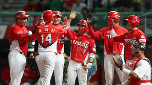 유재신의 개인 통산 첫 홈런…부상자 공백 지운 KIA의 전화위복