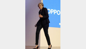 ‘댄싱퀸’ 메이 英총리