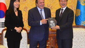 슈뢰더 前독일 총리, 5일 베를린서 한국인 女 김소연씨와 결혼