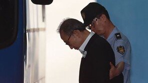 與 “다스는 누구 겁니까? 이명박 겁니다…새빨간 거짓말 드디어 드러나”